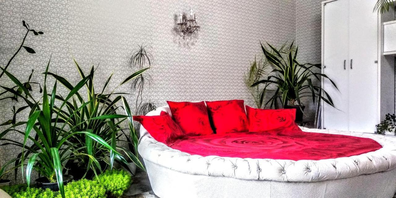 Soborna Square Apartment オデッサ エクステリア 写真