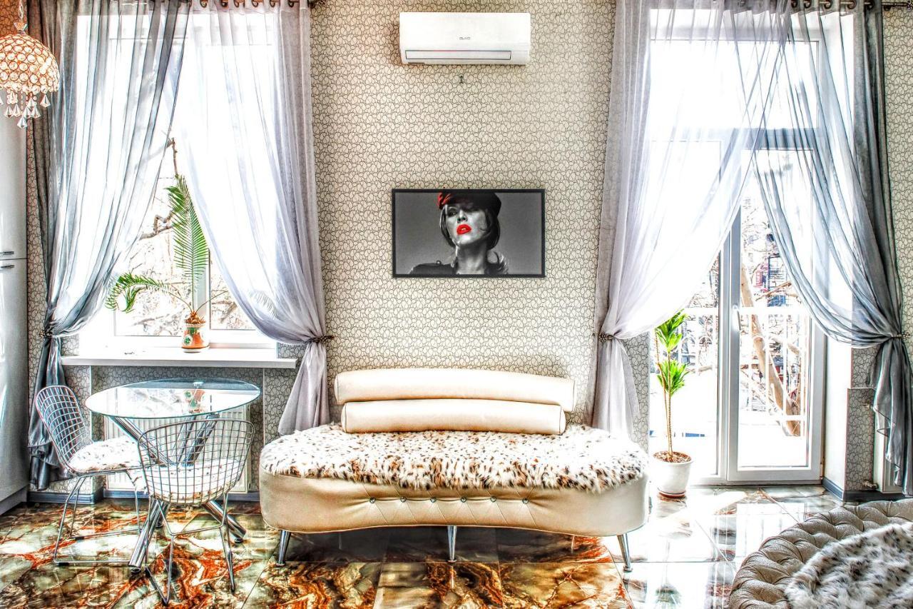 Soborna Square Apartment オデッサ エクステリア 写真